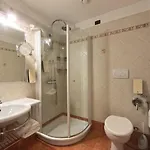 Aurora 3*