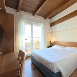 Aurora Hotel 3*
