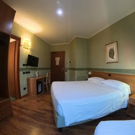 فندق Aurora 3*