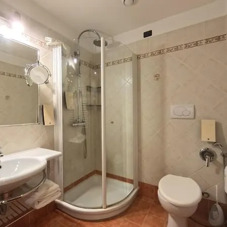 Aurora 3*