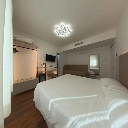 Aurora 3*