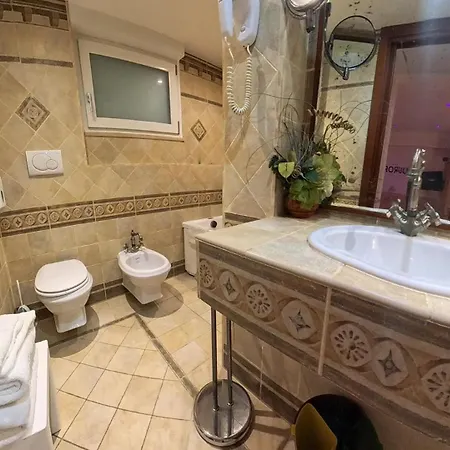 Aurora Hotel 3*