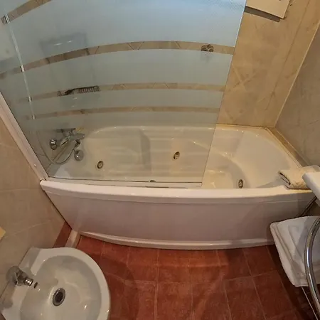 Aurora 3*