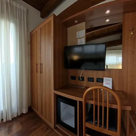 Aurora Hotel 3*