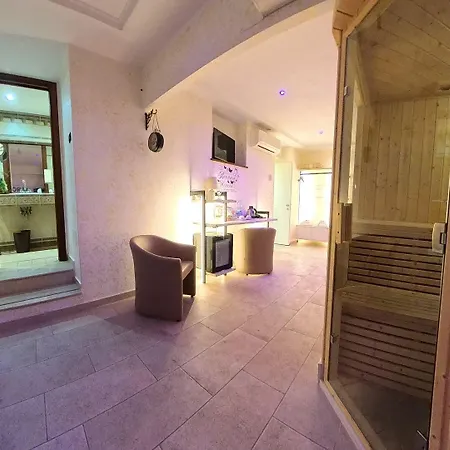 Aurora Hotel 3*