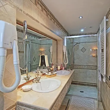 Otel Aurora Wellness & Tivoli Terme